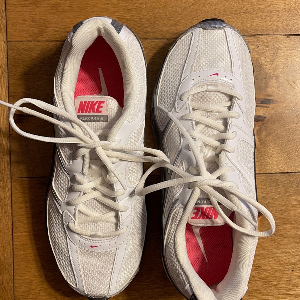 Nike Reax Run shoes